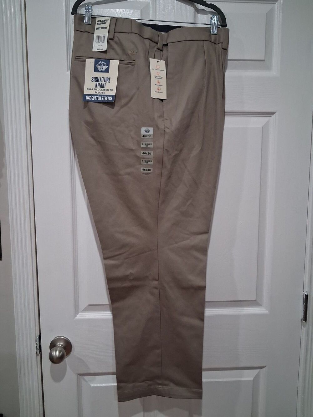 Dockers Men's Comfort Khaki Flex Comfort  Pants Relaxed  Flat Front 46 x 30 .new